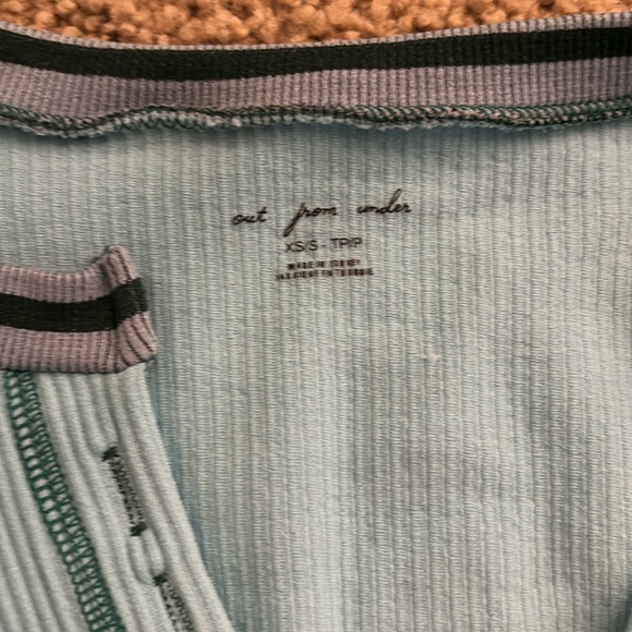 Urban out from under long sleeve - Picture 3 of 3